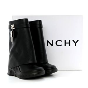 GIVENCHY Grained Calfskin Shark Lock Ankle Boots 41 Black